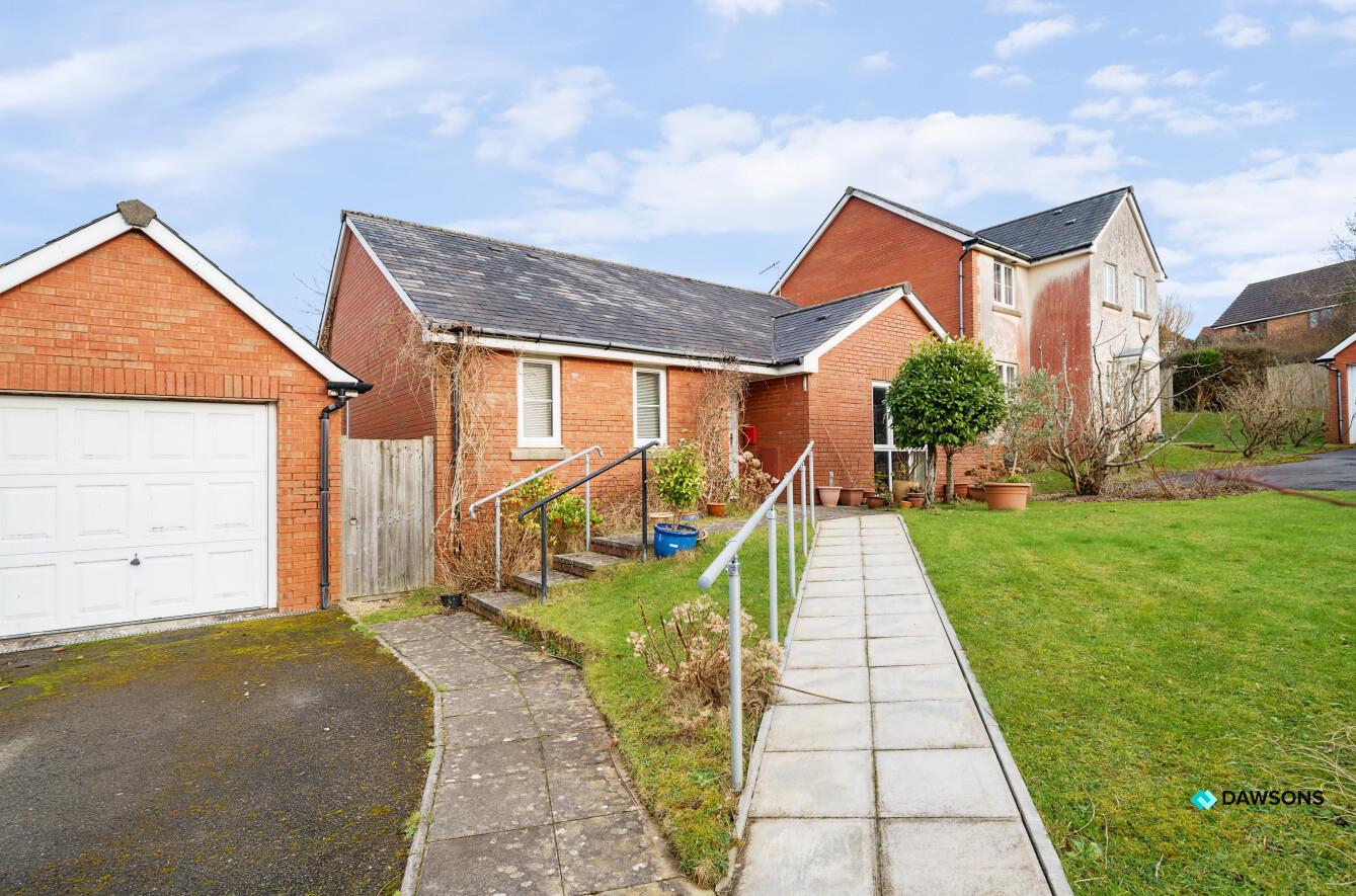 Oak Tree Close, West Cross, Swansea, SA3 5RW